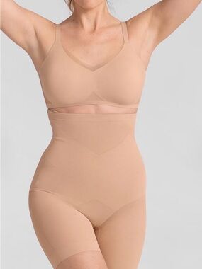 Honeylove SuperPower Short - Sand - Size L - NWT Never Worn